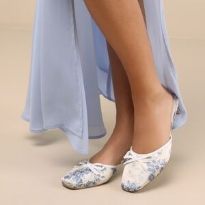 Lulus Cherrey Baby Blue Floral Kitten Heel Mule Pumps - Size 8